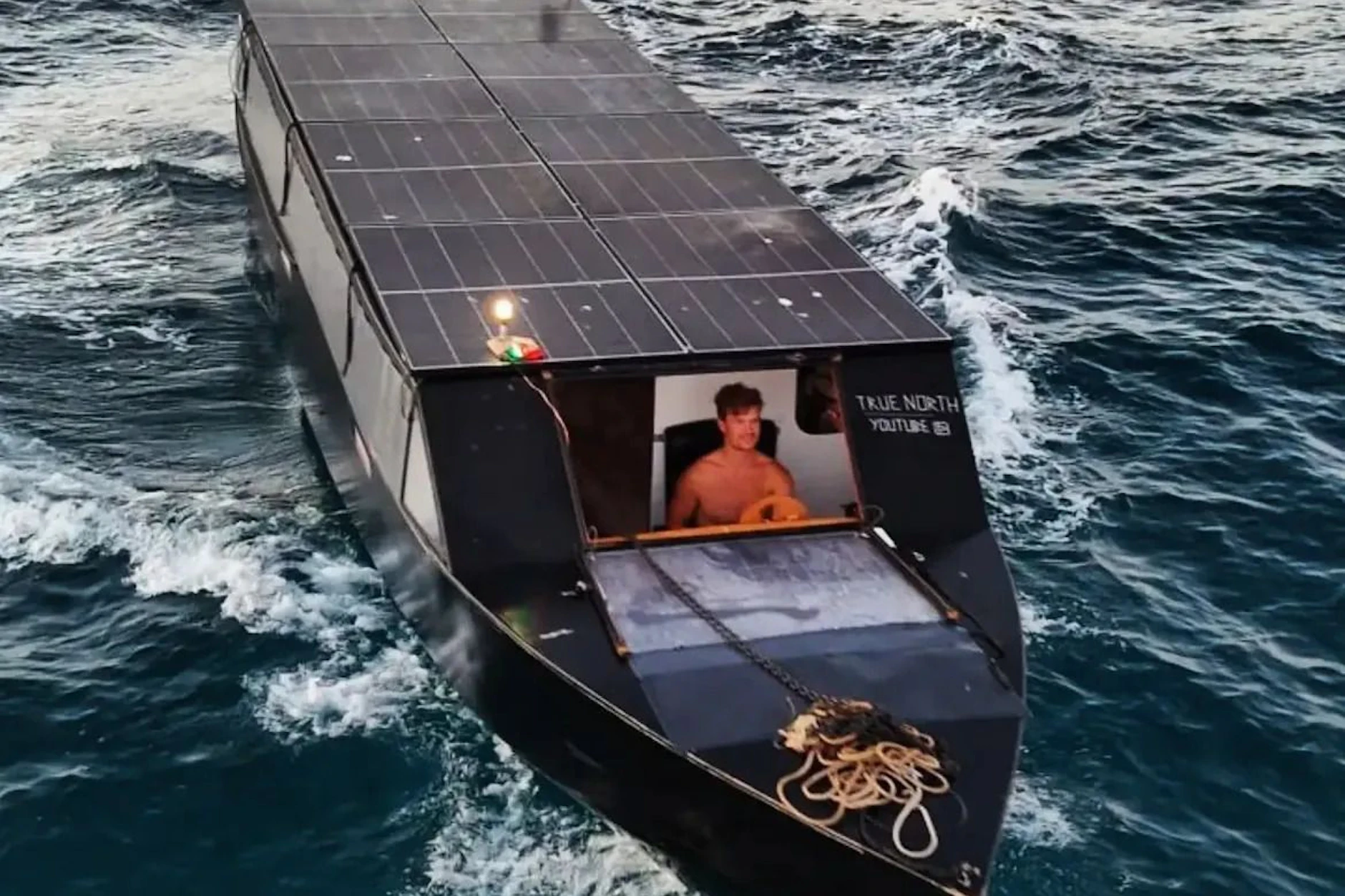 Rund 200 Tage soll der Bau der Solar-Yacht gedauert haben.