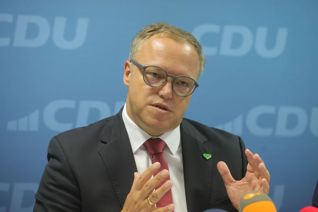 Mario Voigt (CDU), Ministerpräsident von Thüringen, stellt sich beim Landesparteitag der CDU heute zur Wiederwahl für den Parteivorsitz.
