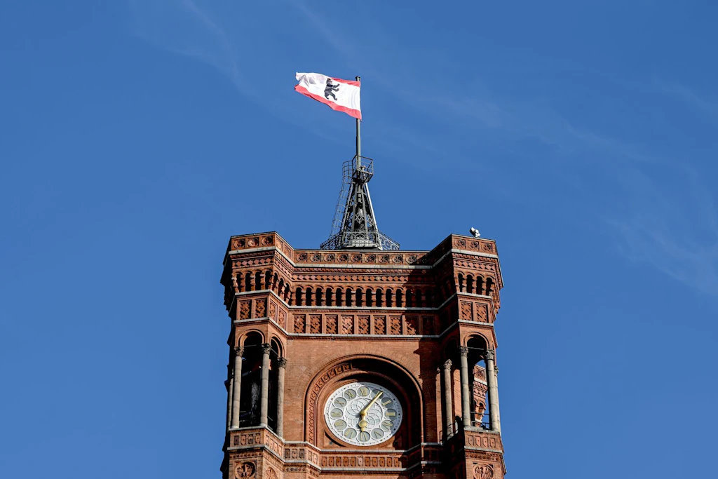 Das Rote Rathaus in Berlin: Wieder einmal hat der Senat ein großes Problem.