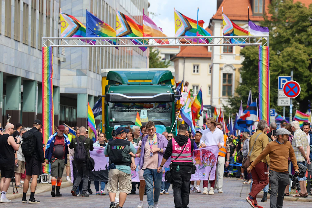 Trotz Großaufgebots der Polizei: CSD in Magdeburg nicht ganz ohne Zwischenfälle