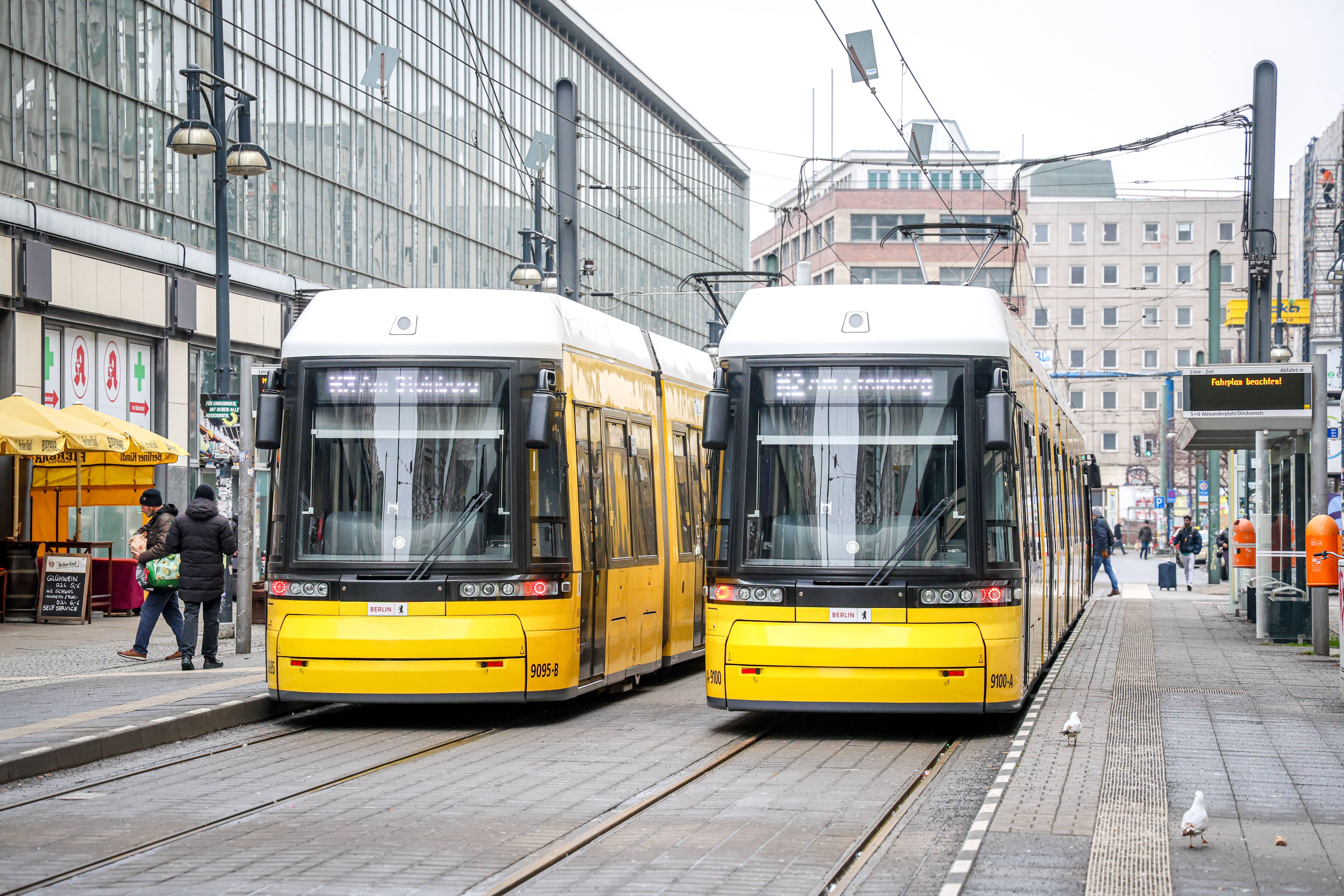 Ferien vorbei, BVG-Ärger: Jetzt gibt es Ersatzverkehr bis Mitte September!