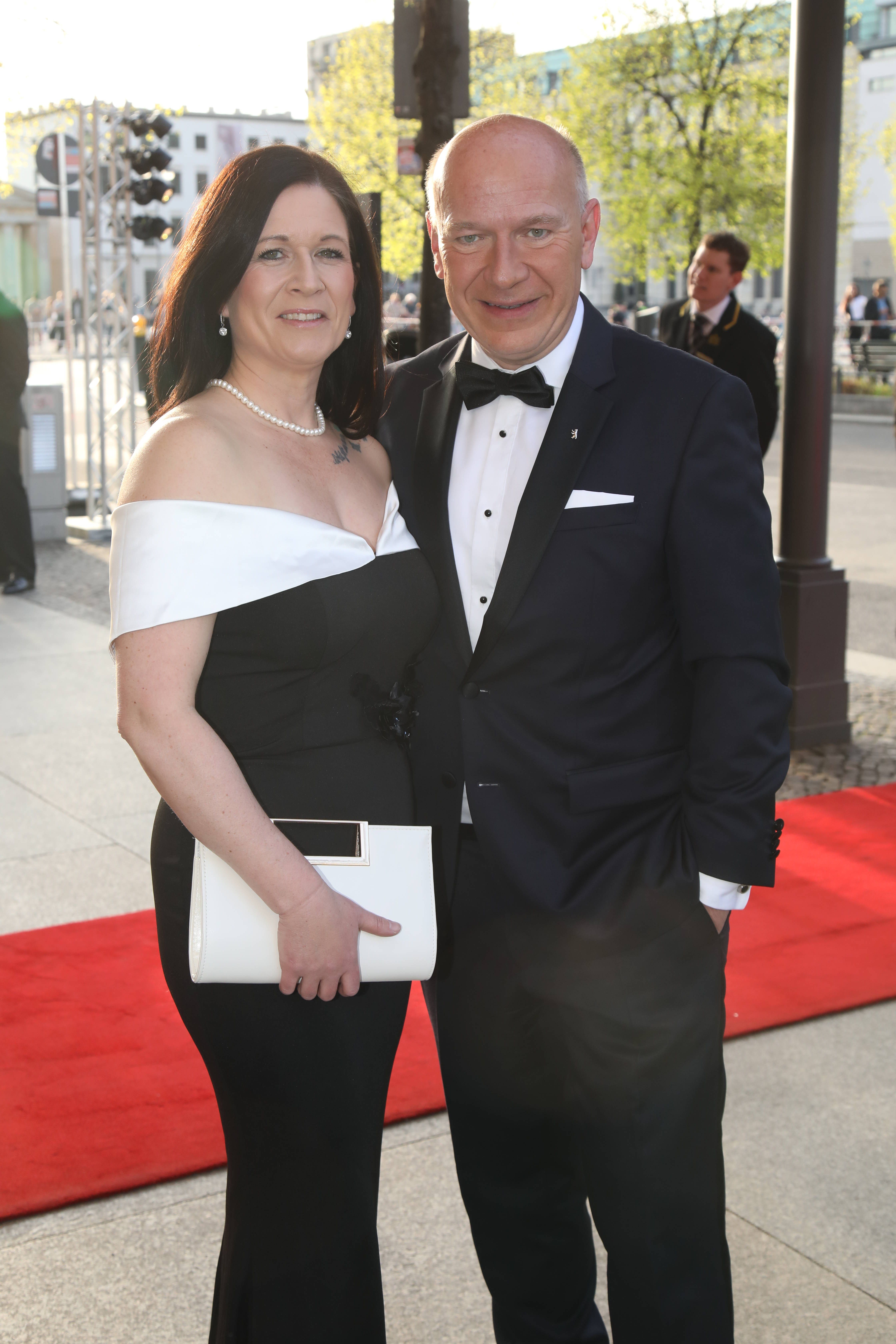Berlins Regierender Kai Wegner verrät, wann er seine Frau heiratet