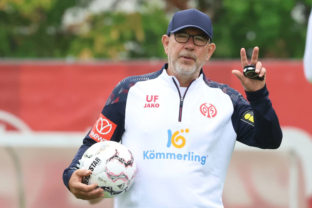 Urs Fischer war jahrelang Erfolgscoach des 1. FC Union Berlin, trainiert nun den FSV Mainz 05 in der Bundesliga.