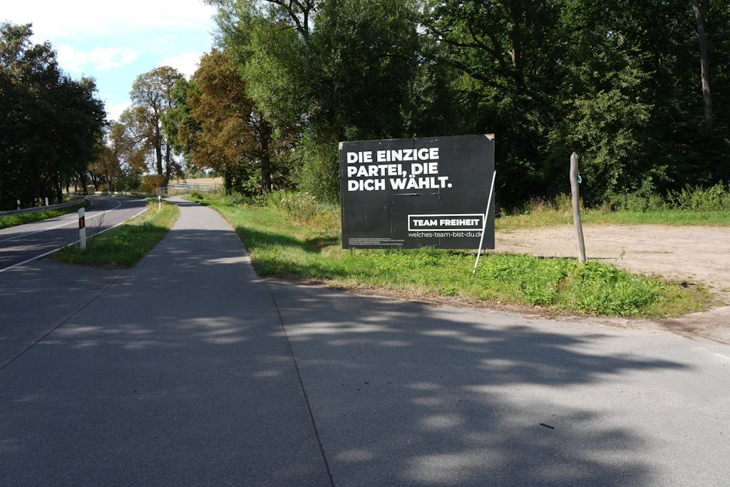 Team Freiheit ist eine 2025 von Frauke Petry (früher AfD) und Thomas Kemmerich (früher FDP) gegründete Partei, die den Staat auf Sicherheit, Verfassung und Infrastruktur beschränken und staatliche Regulierung weitgehend abschaffen will.