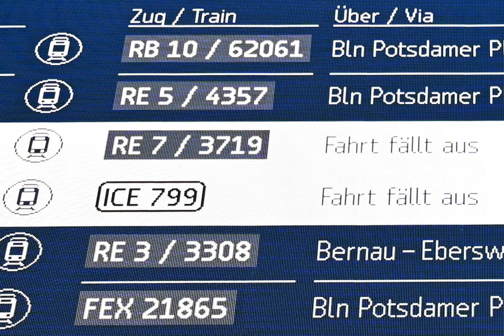 Im ersten Halbjahr sind rund 8 Prozent der Fernzüge der Deutschen Bahn ganz oder teilweise ausgefallen.