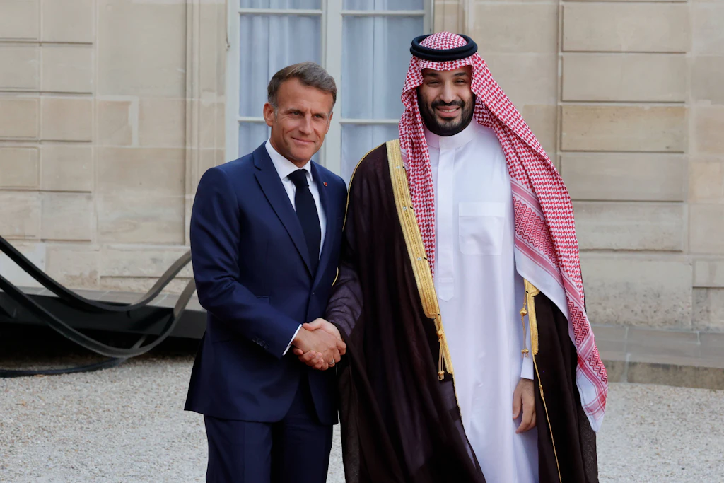Macron erfreut: Frankreich und Saudi-Arabien einigen sich auf Bau von Manga-Freizeitpark