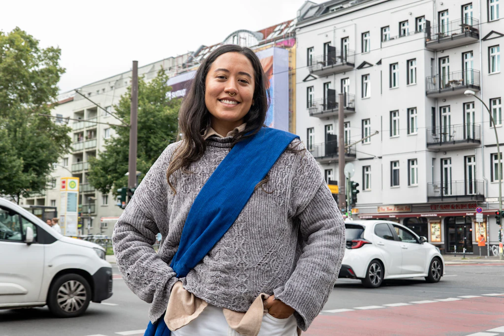 Denise S. führt ihren Vater aus Honduras durch Berlin. „Shabby“ ist ihre Bezeichnung für Neukölln, doch sie lebt gerne dort.