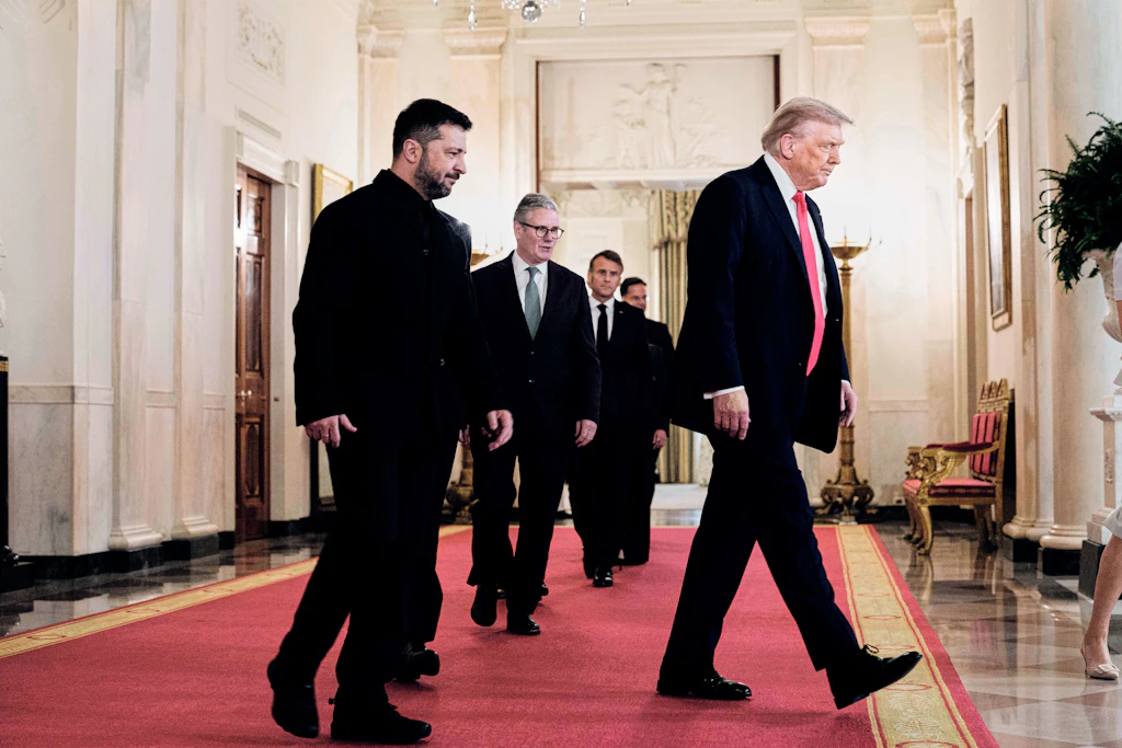 US-Präsident Donald Trump mit dem ukrainischen Präsidenten Wolodymyr Selenskyj, Bundeskanzler Friedrich Merz, Nato-Generalsekretär Mark Rutte und Frankreichs Präsident Emmanuel Macron am 18. August im Weißen Haus in Washington.