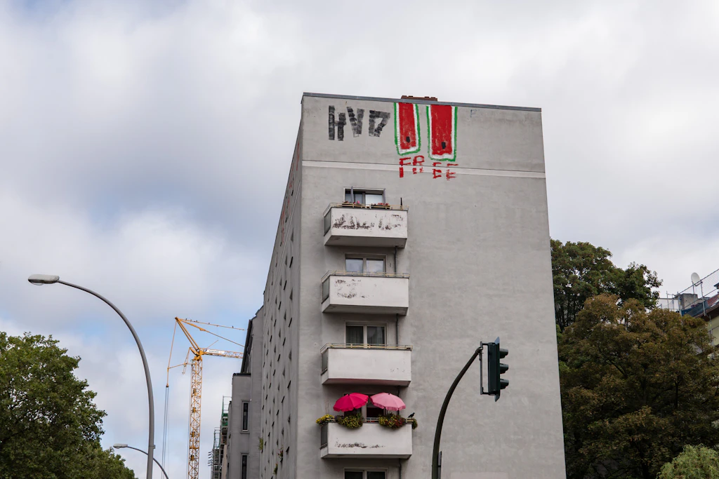 Politische Hausbemalung in Friedrichshain am 24. August 2026.