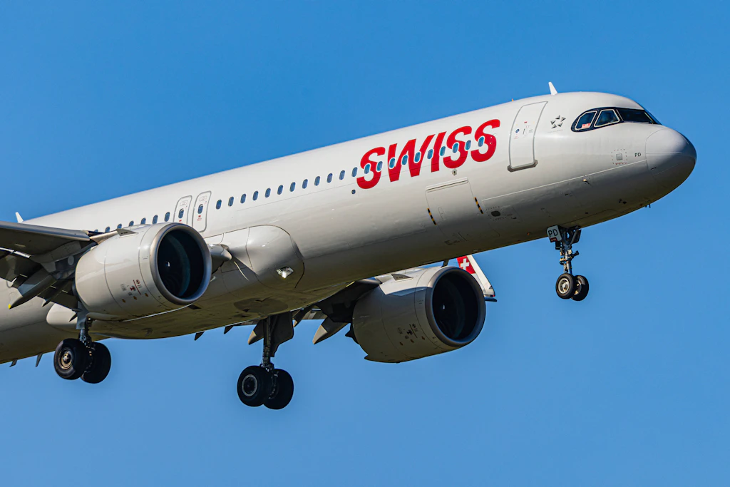 Ein Flugzeug der Swiss im Landeanflug (Symbolbild).