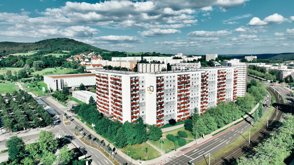 Smarte Sanierung im Plattenbau: Wie Jena den bezahlbaren Wohnraum der Zukunft gestaltet