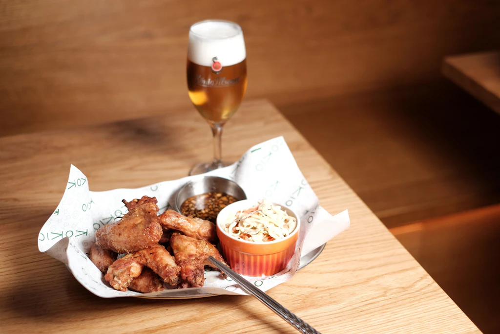 Hähnchen und Bier – auch abseits von WM-Zeiten eine unschlagbare Kombi
