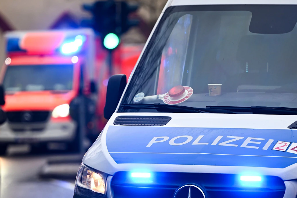 Streit eskaliert in Mitte: 13-Jähriger verletzt 18-Jährigen mit Messer