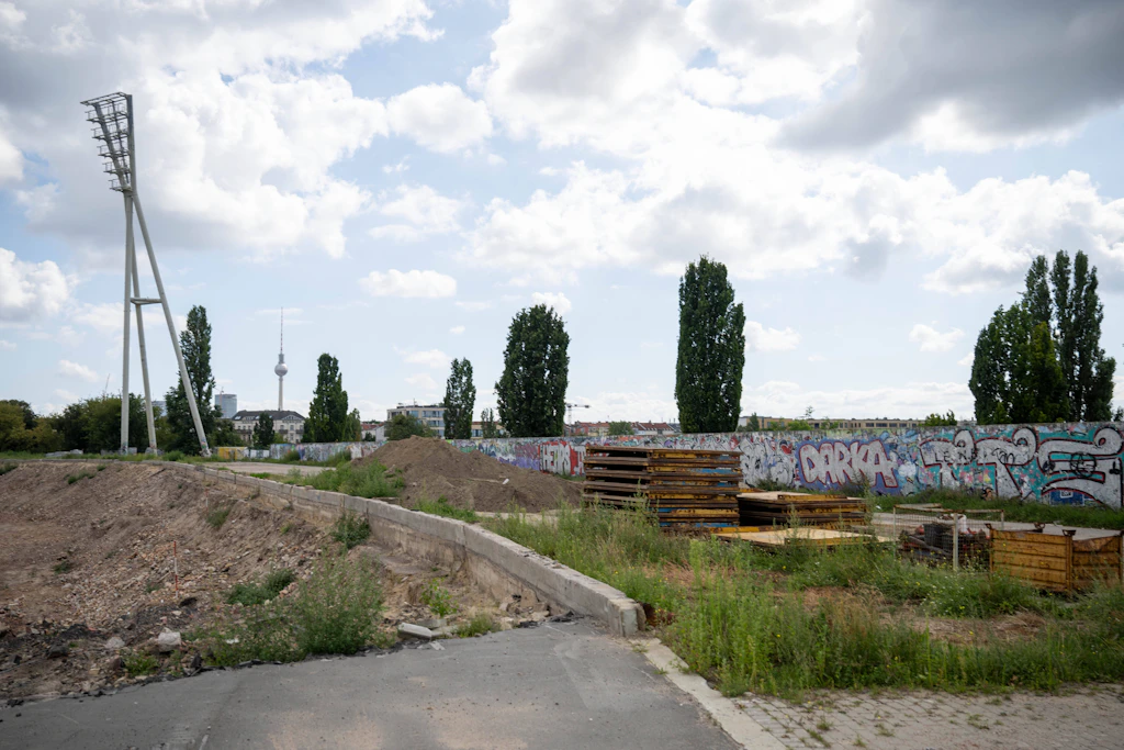Der Umbau des Friedrich-Ludwig-Jahn-Sportparks in Pankow ist der teuerste Streitfall der Stadt.