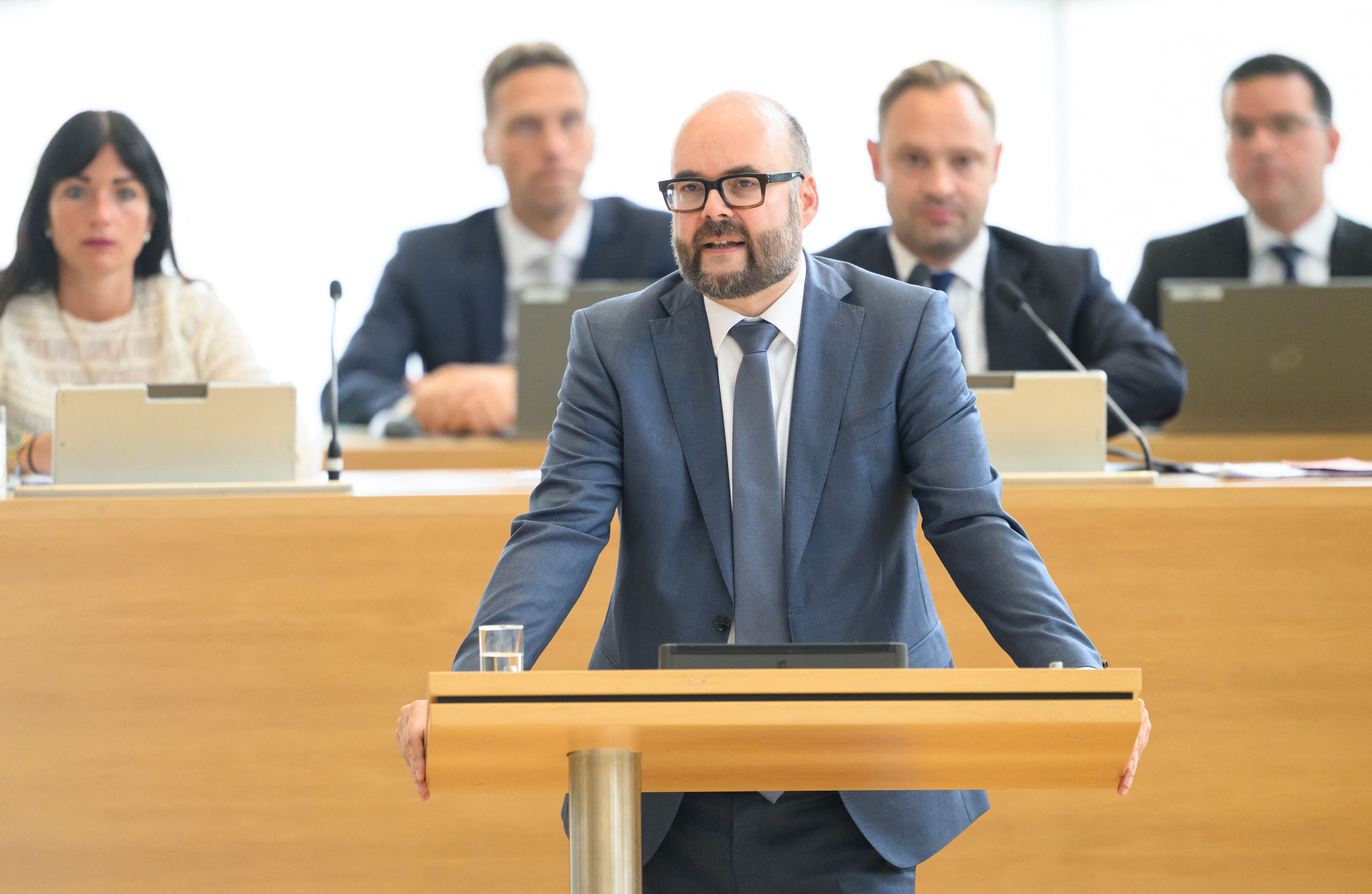 Sparen und investieren: Der Spagat des sächsischen Finanzministers