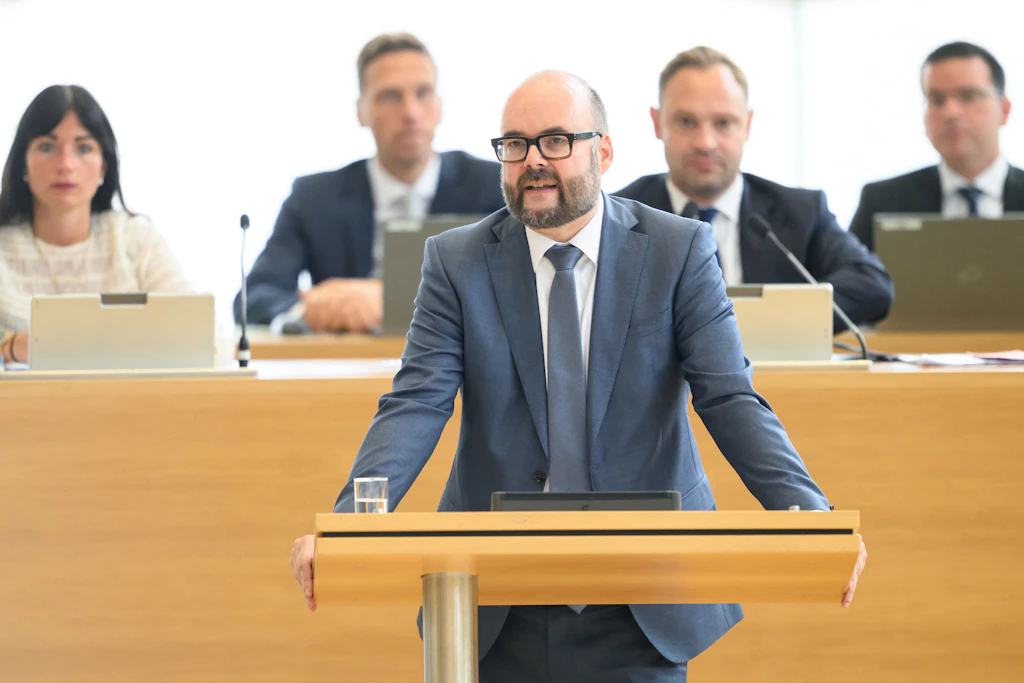 Finanzminister Christian Piwarz&nbsp; stellte am Mittwoch seinen Haushaltsentwurf im sächsischen Landtag vor.