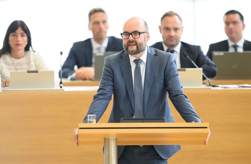 Sparen und investieren: Der Spagat des sächsischen Finanzministers
