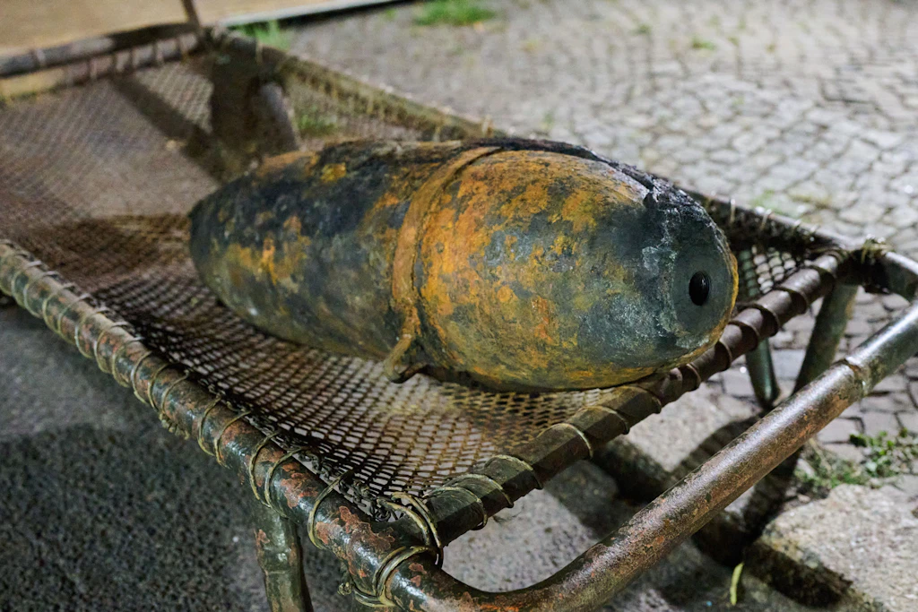 Diese Bombe schlummerte in einem Kanal in Neukölln. In Grunewald wird sie nun kontrolliert gesprengt.