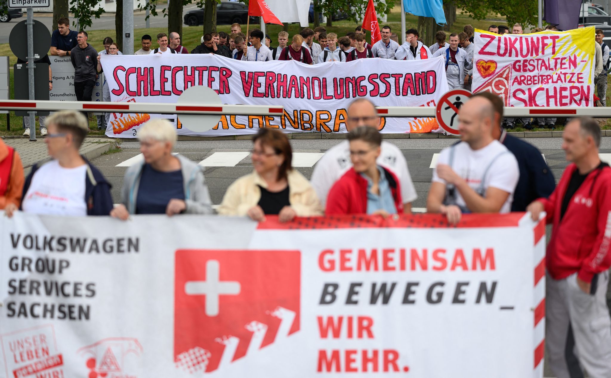 Reaktionen auf den Sparkurs von VW: Werden hier bewusst Verluste provoziert?