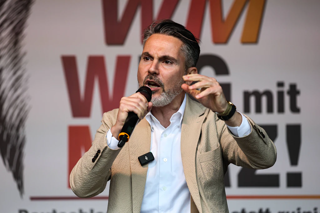 BSW-Chef Fabio De Masi wirft US-Tech-Konzernen vor, produktive Sektoren der Volkswirtschaft auszupressen „wie eine Zitrone“.