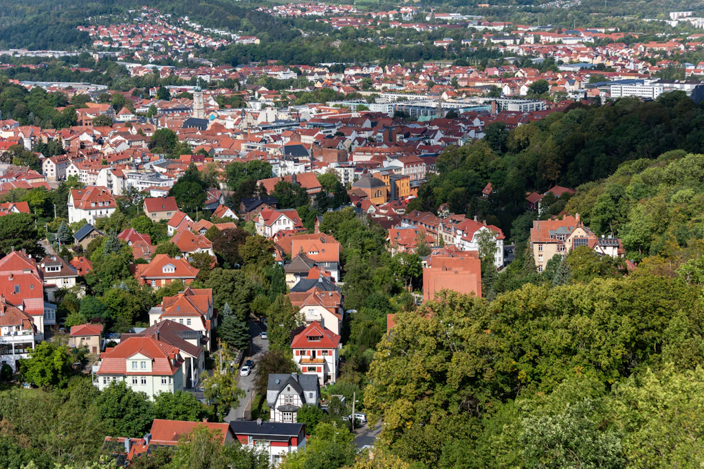 In Eisenach (Thürungen) erhielten Mietangebote laut Daten von Immoscout24 im zweiten Quartal 2026 23,4 Prozent weniger Anfragen als im gleichen Zeitraum des Vorjahres.