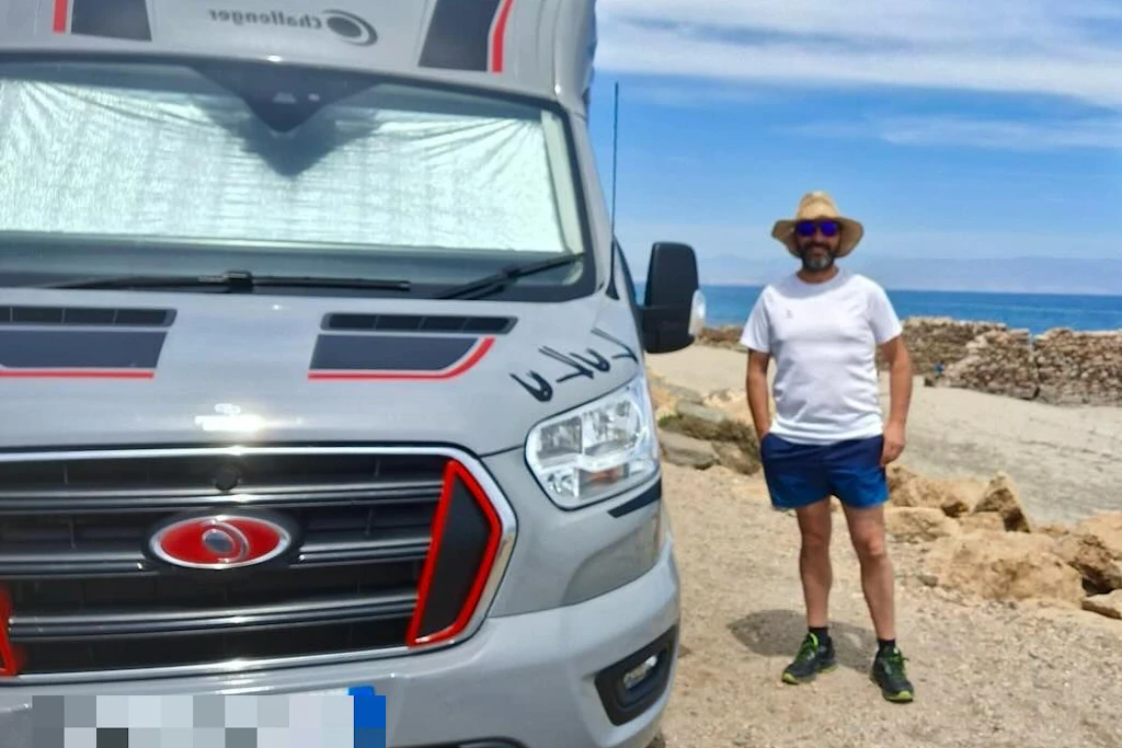 Jesus mit seinem Camper „India".