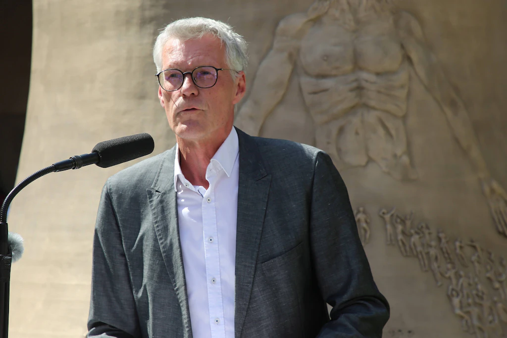 Domprediger Jörg Uhle-Wettler beim Grußwort während der Feierstunde zur Präsentation der einer neuen Glocke in Magdeburg.