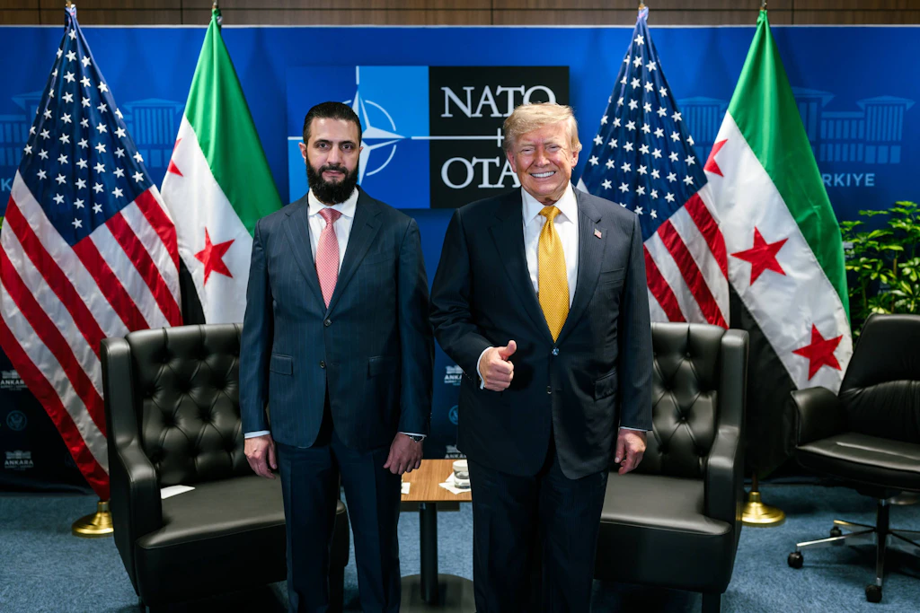 Charmeoffensive: Präsident Trump empfing den syrischen Präsidenten al-Scharaa am Rande des Nato-Gipfels in Ankara im Juli.