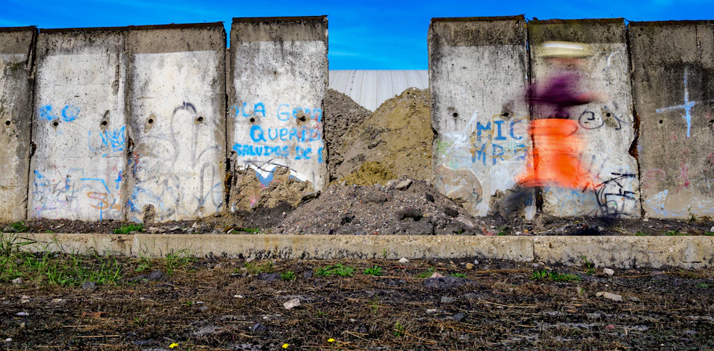 „Die Mauer ist nicht auf mich gefallen, sie ist in mich hineingestürzt“