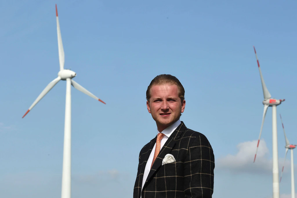 Der verurteilte Windkraft-Betrüger Hendrik Holt ist aus dem offenen Vollzug entkommen.