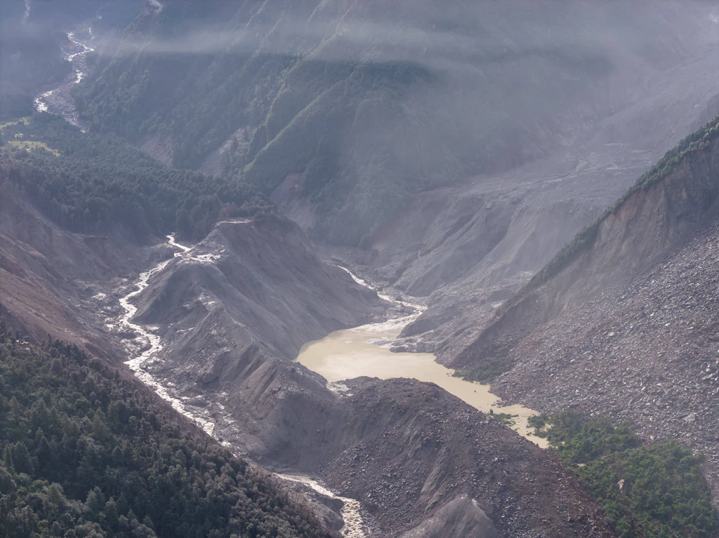 Nach Gletscherabbruch in Nepal: Aufgestaute Seen könnten neue Flutwelle auslösen