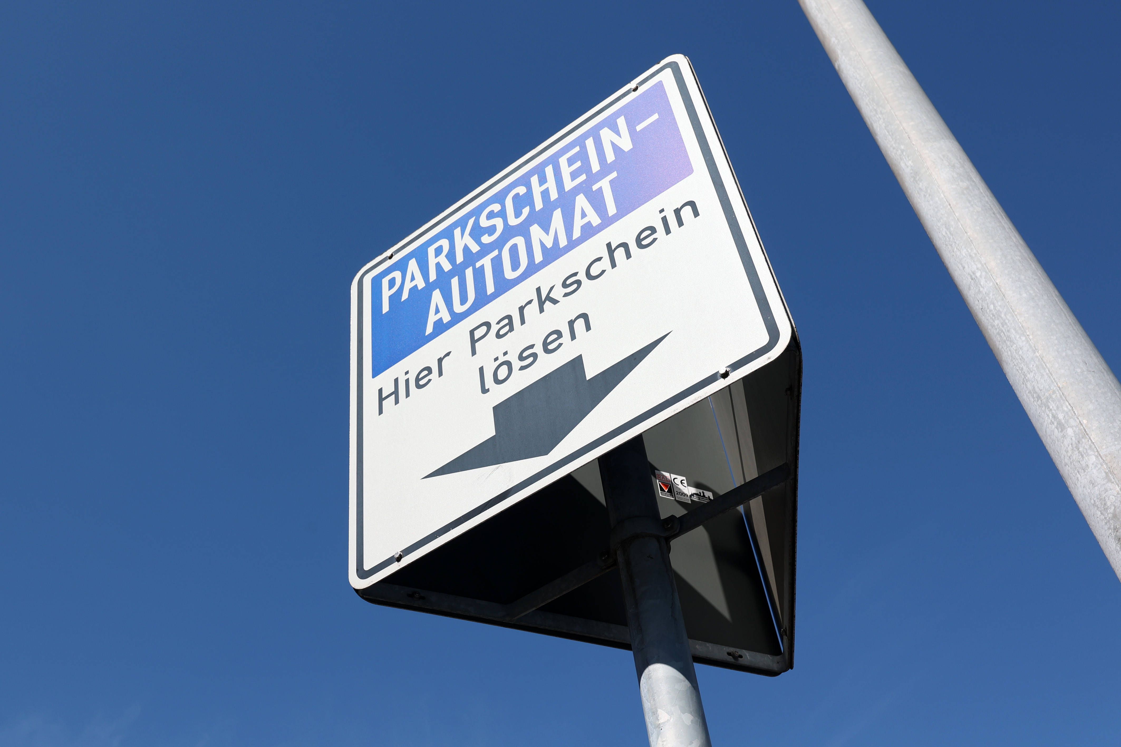 Parkautomat kaputt: Was tun – und was hinter der 150-Meter-Regel steckt
