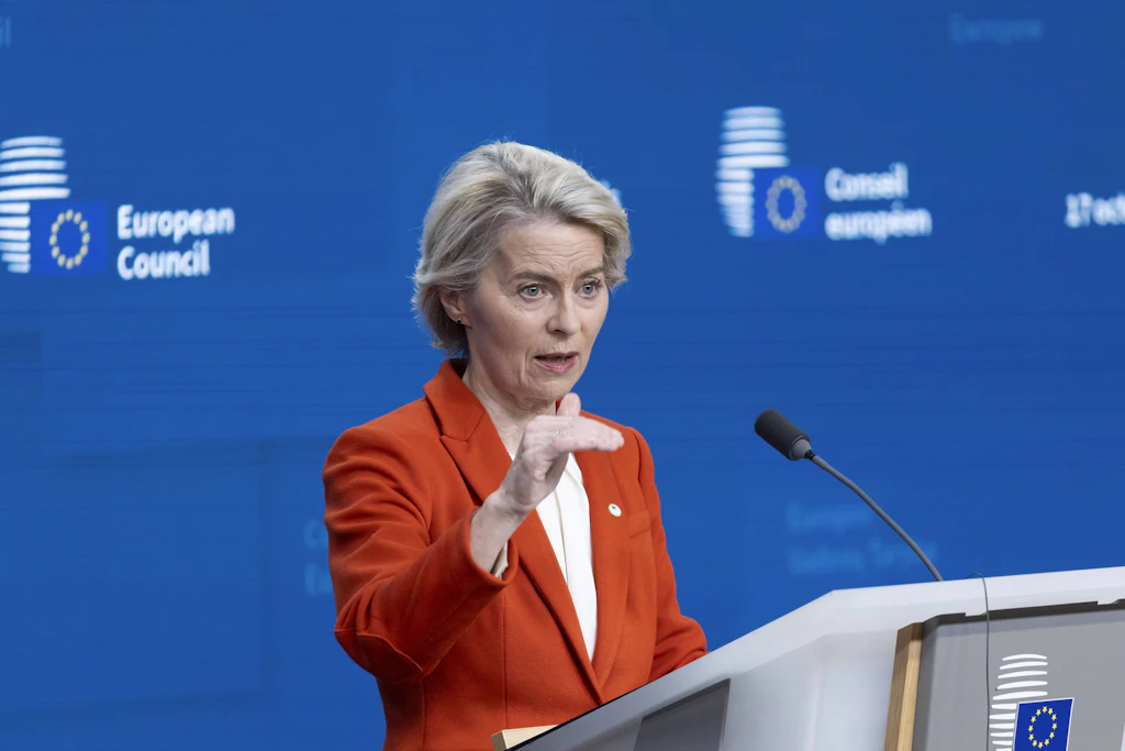 Wartungen und andere Dienstleistungen für Tanker, die russisches LNG transportieren, werden in der EU ab dem 1. Januar 2027 verboten.
