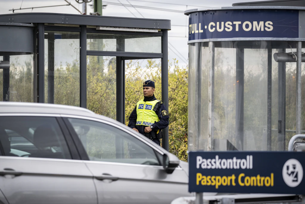 Passkontrolle an einer schwedischen Grenze: Seit 2021 erließ Schweden 2585 Ausreiseanordnungen gegen britische Staatsbürger.