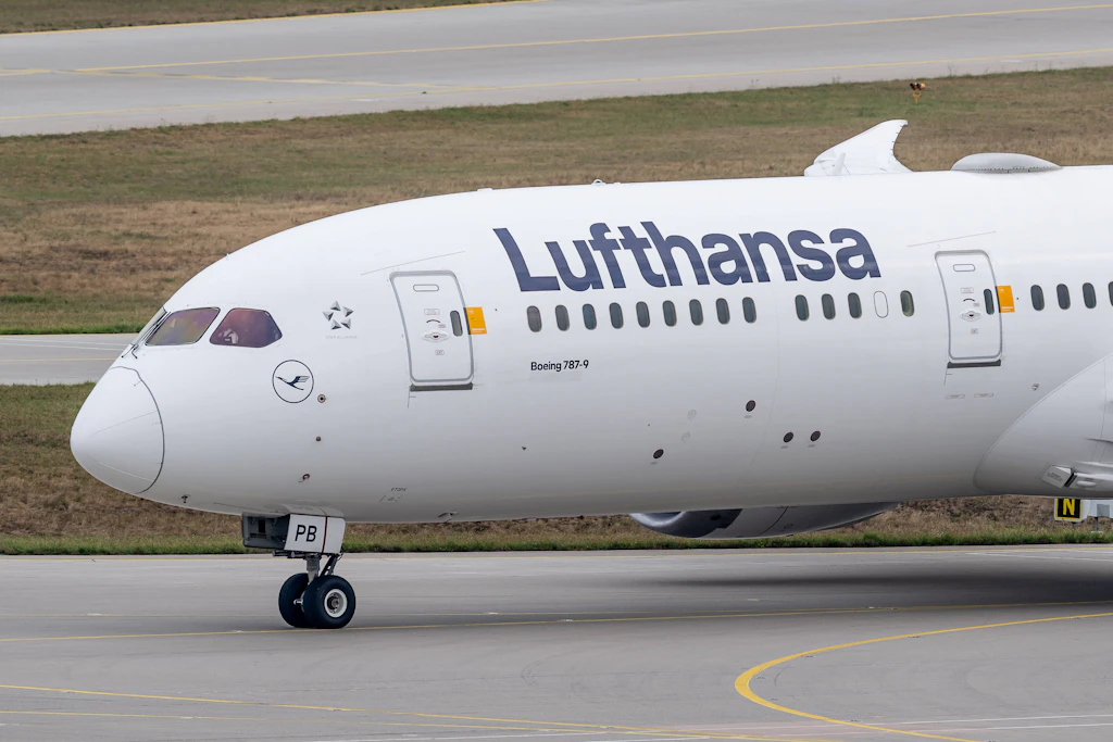 Notlandung in Baku: Lufthansa-Flug von Frankfurt nach Delhi unterbrochen