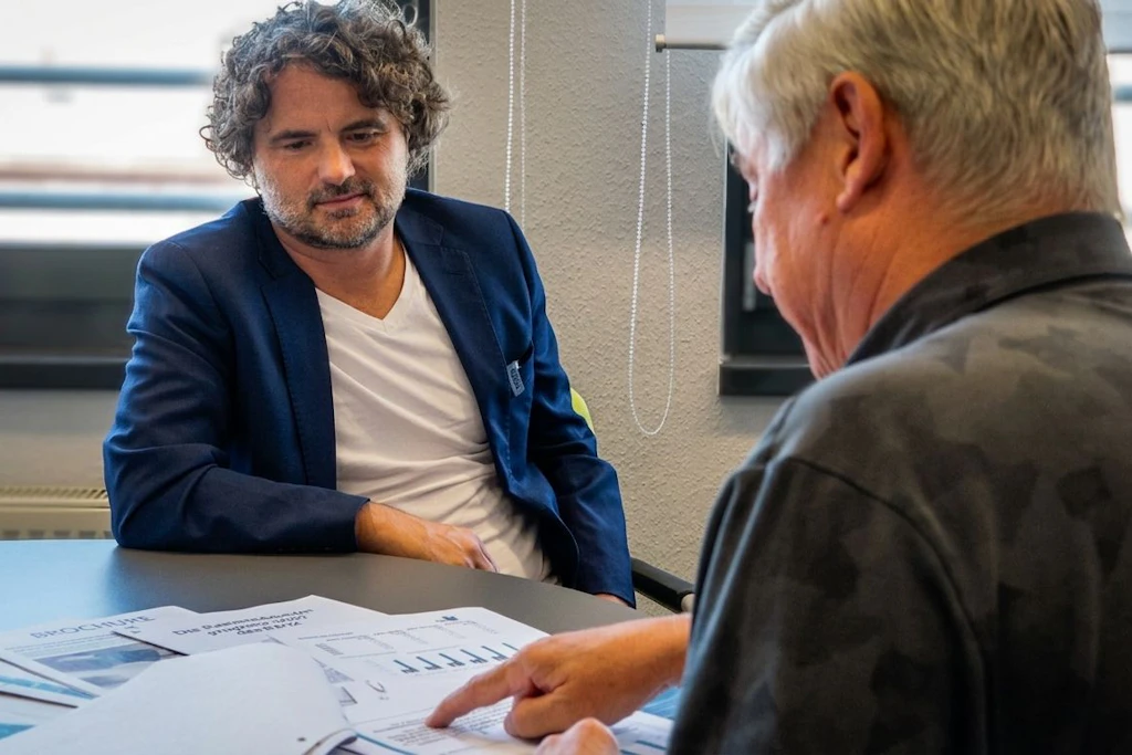 Jens Zillmann im Gespräch mit dem OAZ-Redakteur Florian Warweg: „Wir werden in Sachsen-Anahalt weniger, wir werden älter, und wir werden ärmer.“