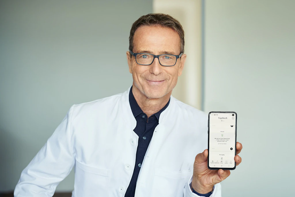 Ernährungsmedizin für die Hosentasche: Dr. Matthias Riedl hat mit „myFoodDoctor“ eine App für gesündere Essgewohnheiten entwickelt.