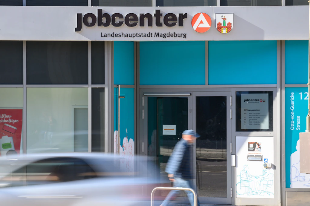 Jobcenter Magdeburg: Mitarbeiter soll 1,5 Millionen Euro veruntreut haben