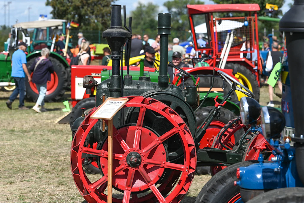 Am Sonntag um 11.30 Uhr rollen Traktoren und Erntewagen durch die historische Altstadt von Grabow.