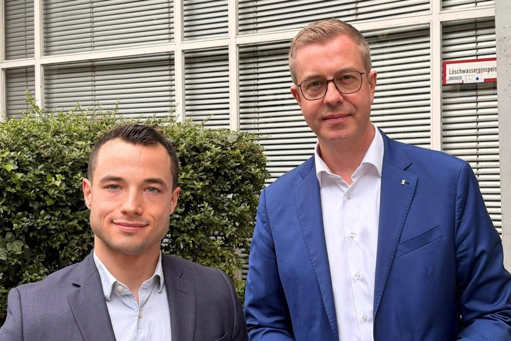 Der Berliner JU-Chef Harald Burkart und CDU-Spitzenkandidat für die Berlin-Wahl Stefan Evers.