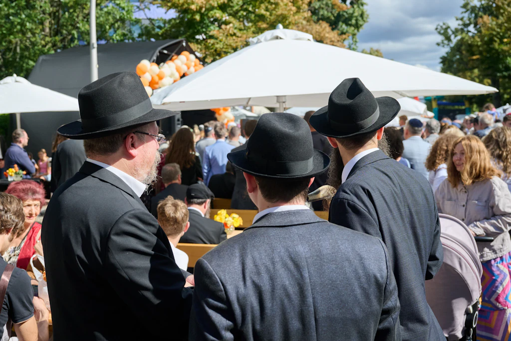 „Es ist normal Jude zu sein“: So war das Straßenfest der Chabad-Gemeinde in Berlin