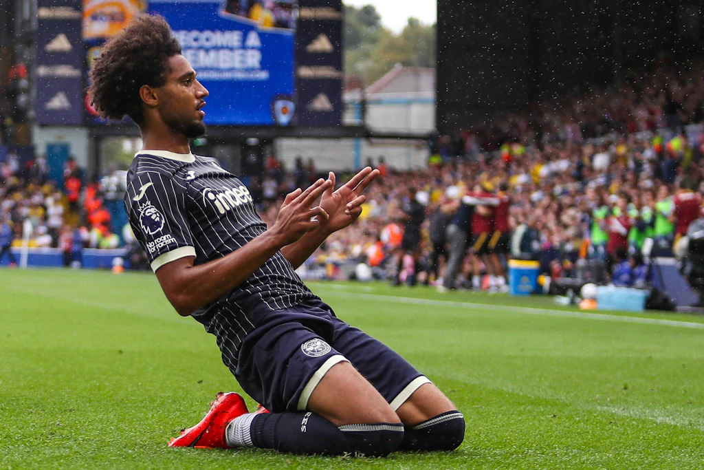 Darf derzeit fleißig Jubeln: Kevin Schade trifft in der Premier League wie er will.