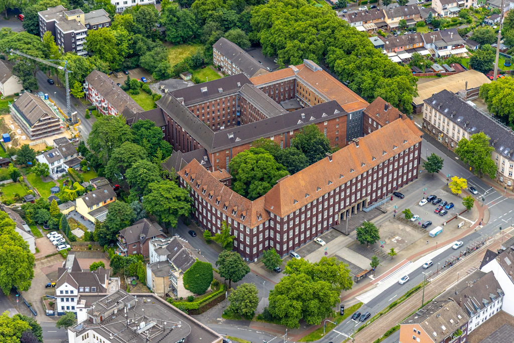 Ein Häftling floh am Sonntag aus der Justizvollzugsanstalt Duisburg-Hamborn.