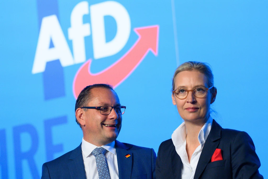 AfD an der Macht? Jeder Fünfte würde aus Deutschland auswandern