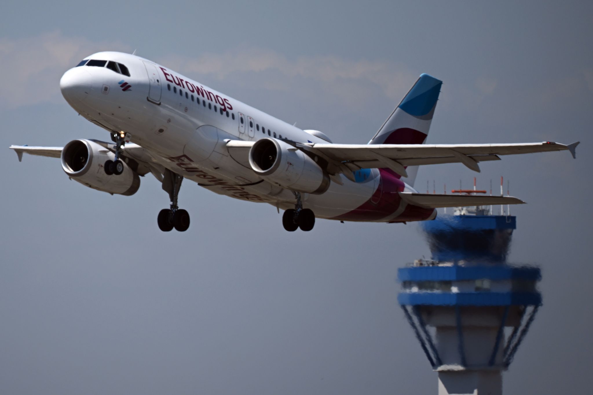 Eurowings-Alarm: Mallorca-Flieger muss in Paris landen