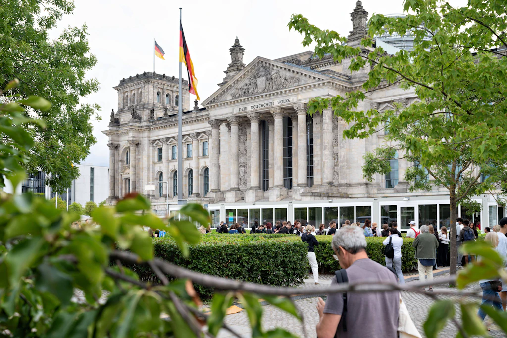Achtung, Mitte! Sperrungen und Demos sorgen für Verkehrschaos