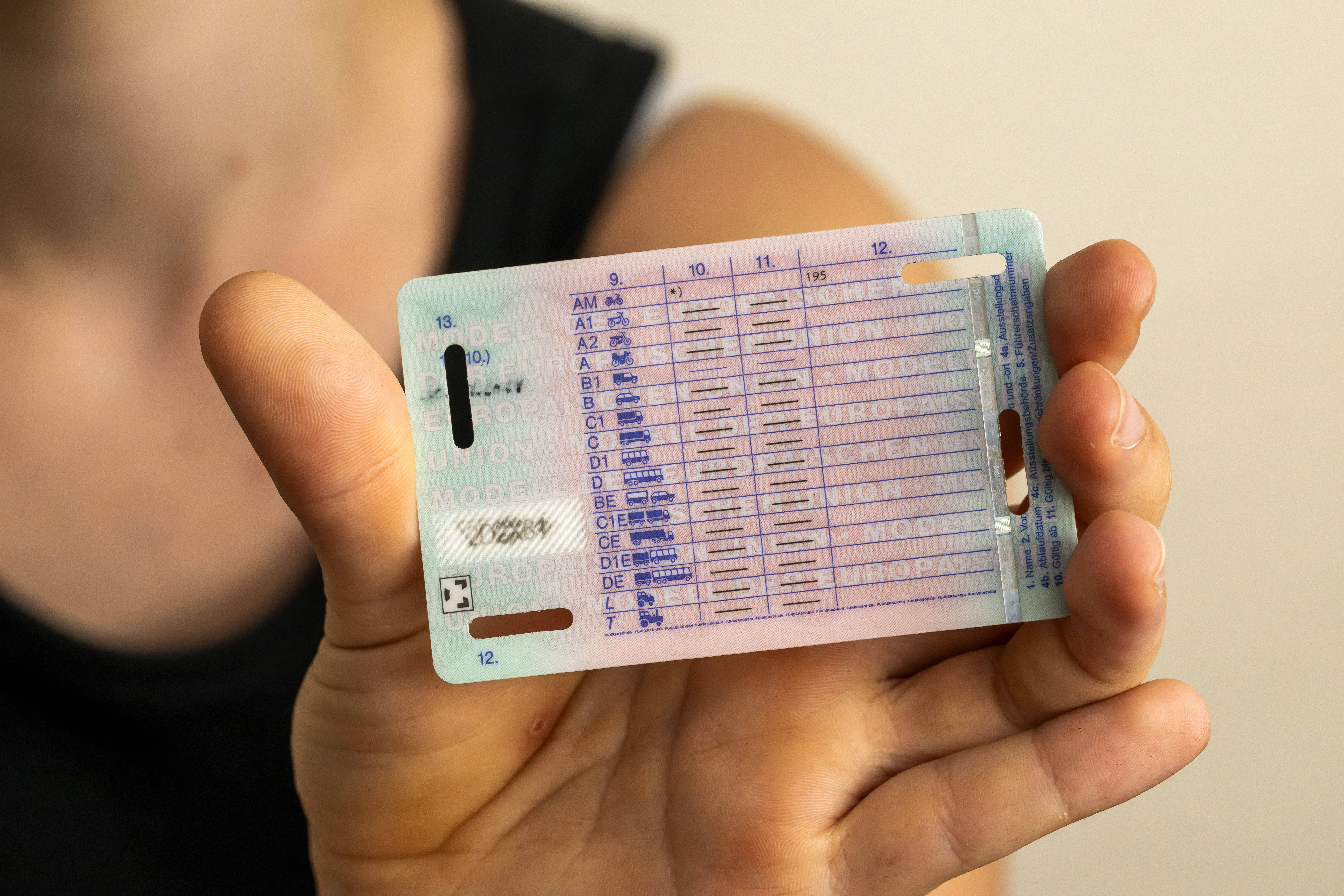 Dieser Zahlencode im Führerschein kann Autofahrer teuer zu stehen kommen