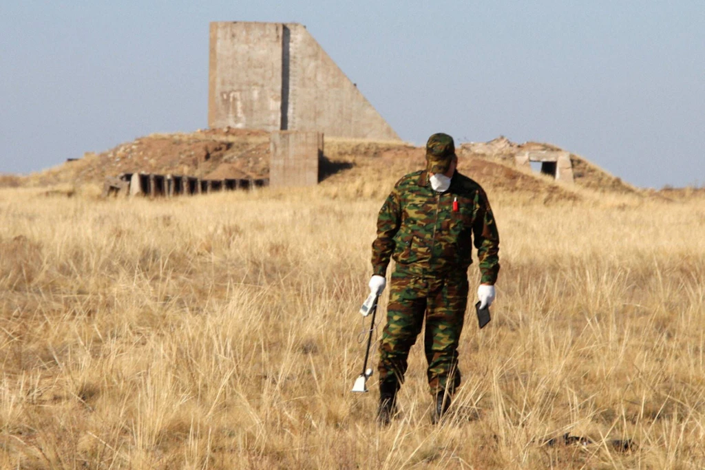 Bis heute kämpft Kasachstan mit den Folgen zahlreicher sowjetischer Atomtests. Das Gebiet Semipalatinsk im Nordosten des Landes ist auch Jahrzehnte später nuklear verseucht.