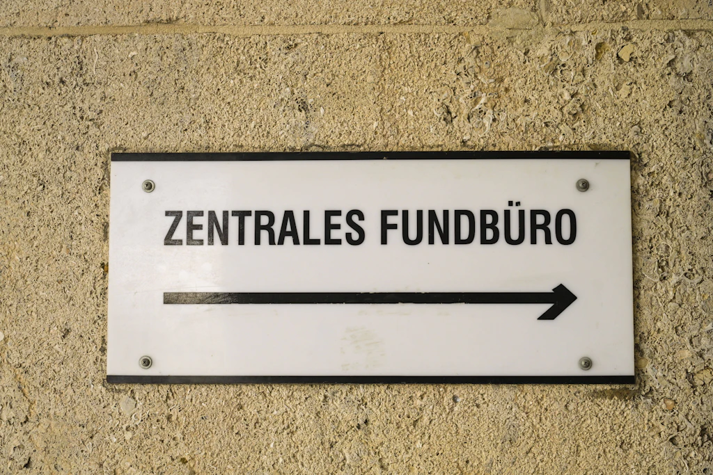 Gefundenes können Sie im Fundbüro abgeben. Wird es nicht abgeholt, gehört es nach einem halben Jahr dem Finder – wenn er es will.