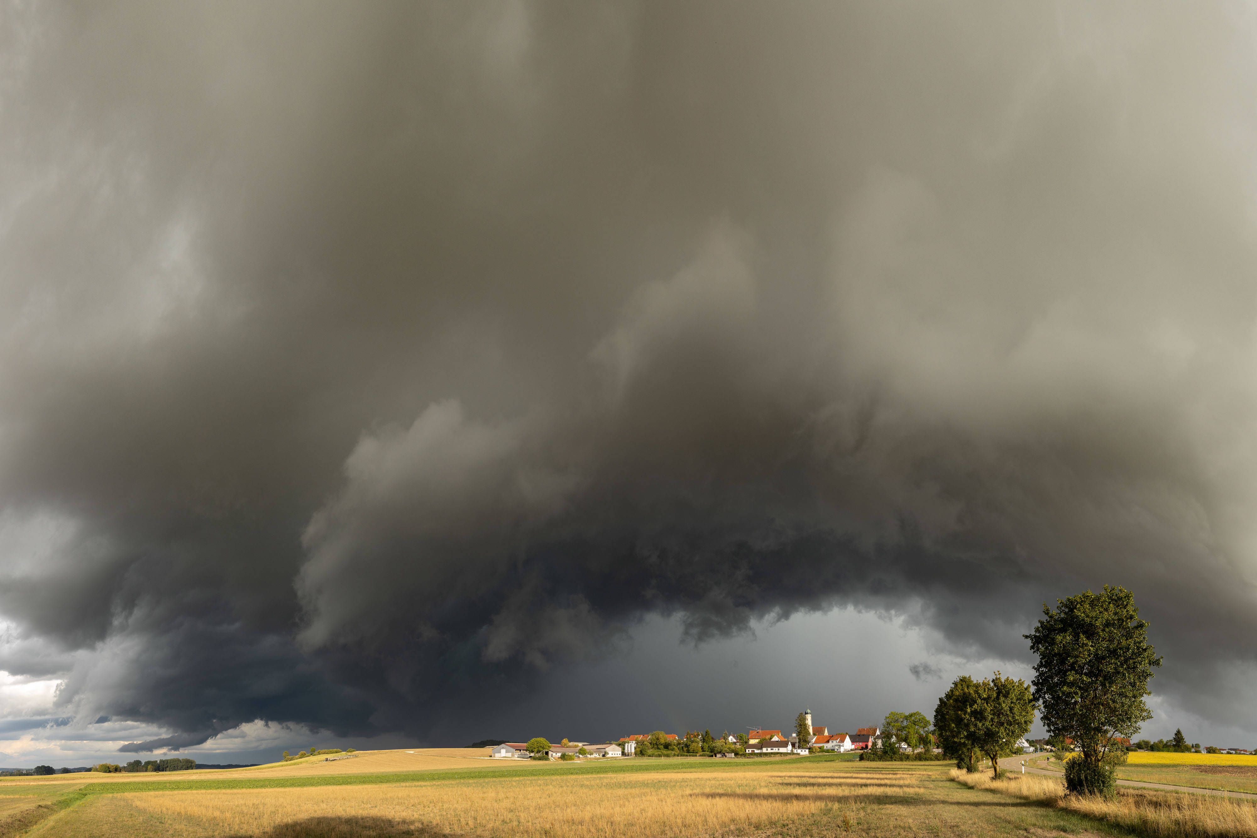 85 km/h, Hagel, Tornado-Gefahr: So geht heute der August zu Ende